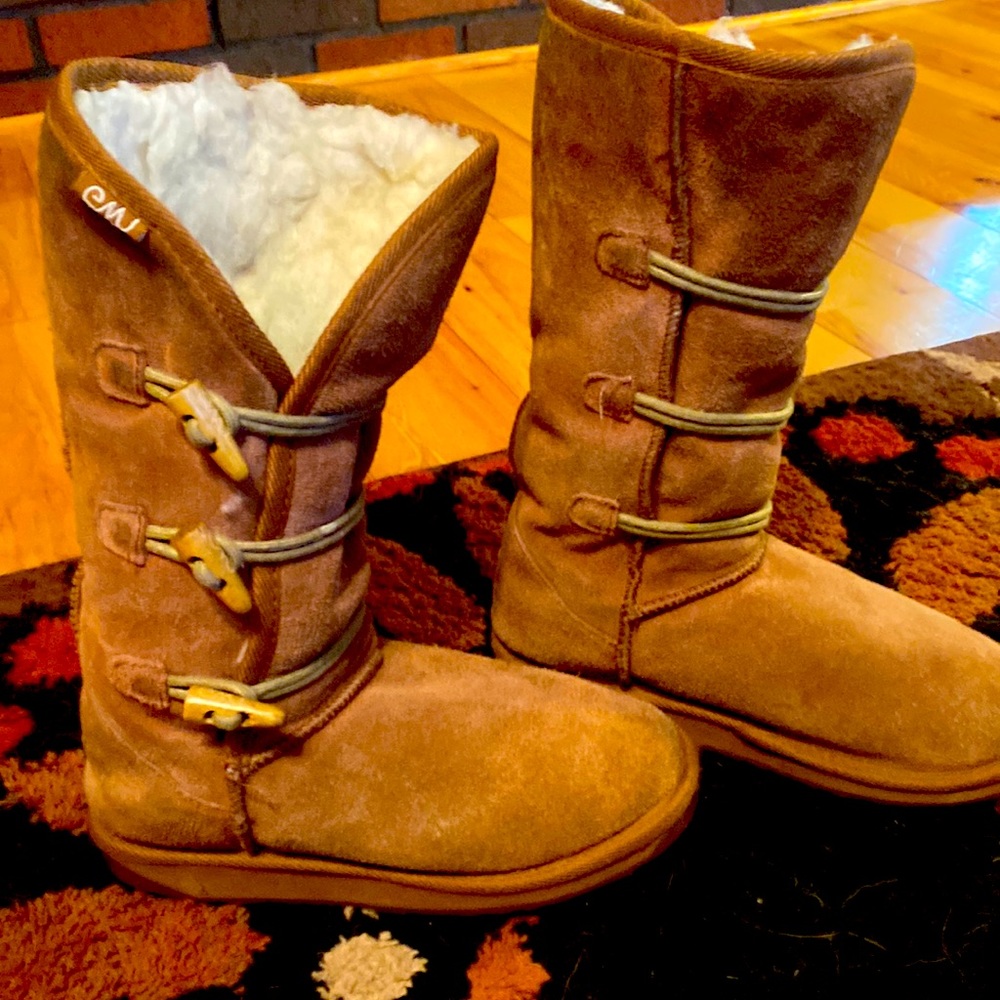 Women’s emu boots, size 6 in good condition